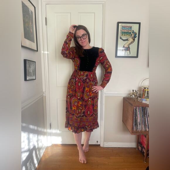 70s Vintage Young Innocent Midi Length Prairie Dress w Red Paisley and Velvet - Picture 1 of 9